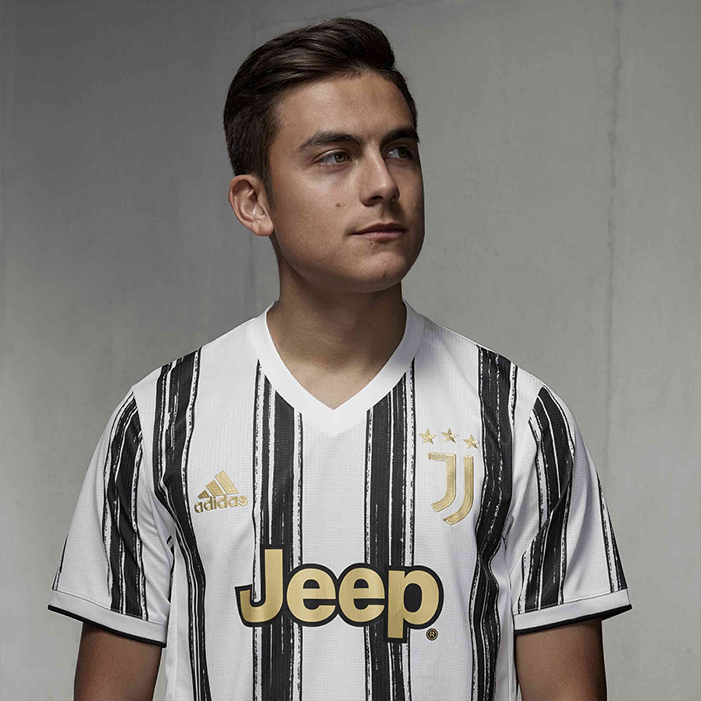 奇异果体育-詹姆斯在尤文图斯比赛中夺冠，持续失利引发热议！比赛高潮迭起的简单介绍