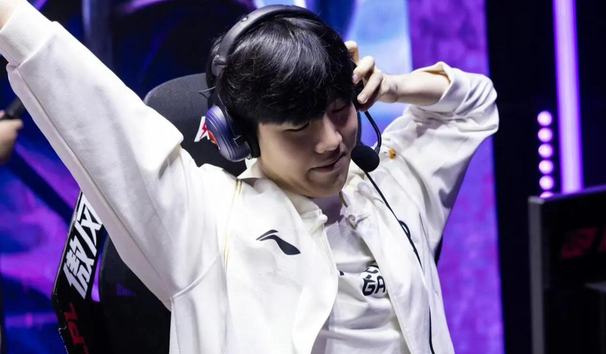 奇异果体育-TheShy关键节点高光表现，巴塞罗那带队取胜！的简单介绍